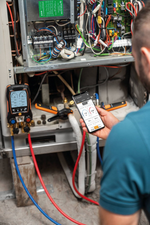Testo 557s Комплект 1 - Умный цифровой манометрический коллектор и беспроводные зонды вакуума и температуры